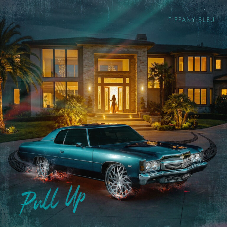Tiffany Bleu - Pull UP